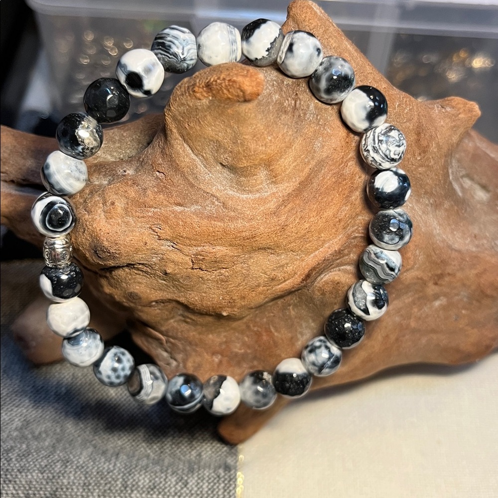 8mm faceted orca agate